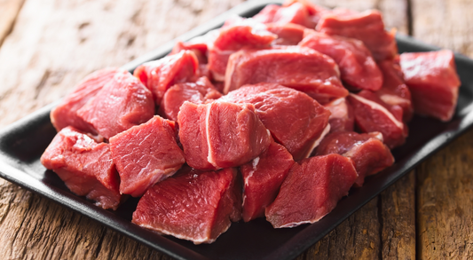 Feeding Raw Food to Dogs - Benefits, Risks and Best Practices